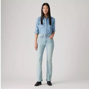 Levi’s - Light wash boot cut denim